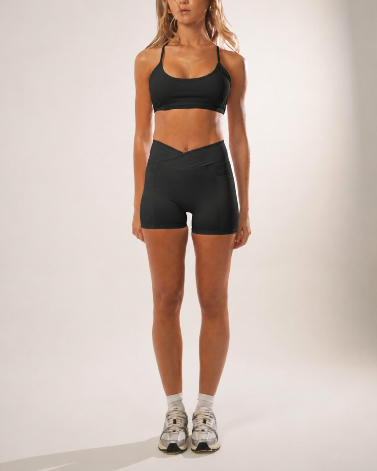 Pocket V Short